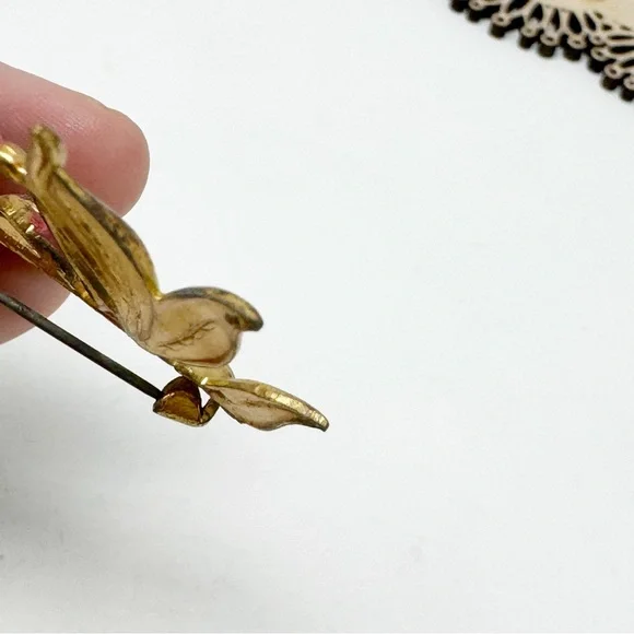 Vintage Enamel Flower Boutique Brooch Pin - Picture 6 of 9